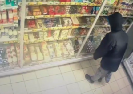 Полиция разыскивает мужчину, которого подозревают в краже в Петрозаводске