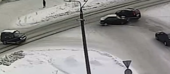 Легковушка протаранила авто в Сегеже