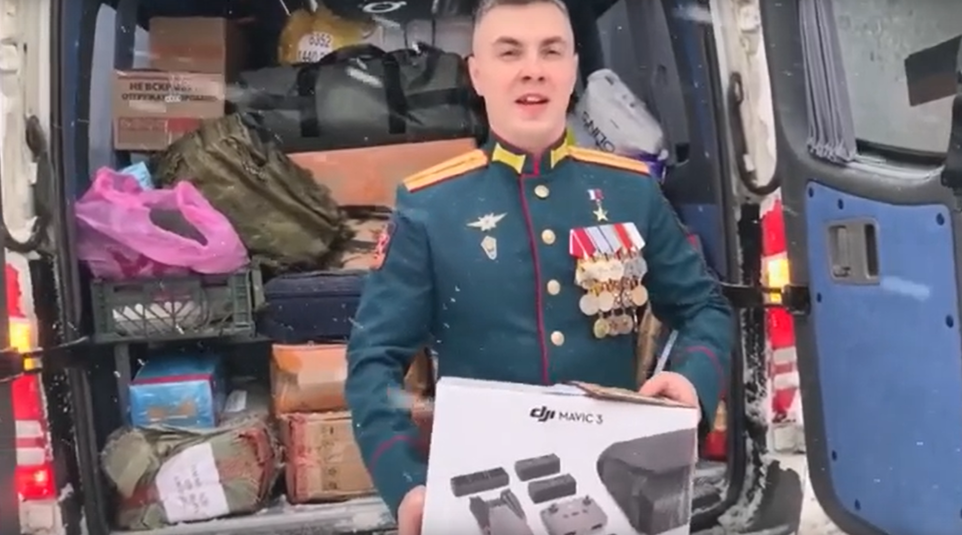 К 23 февраля бойцам доставили подарки из Карелии