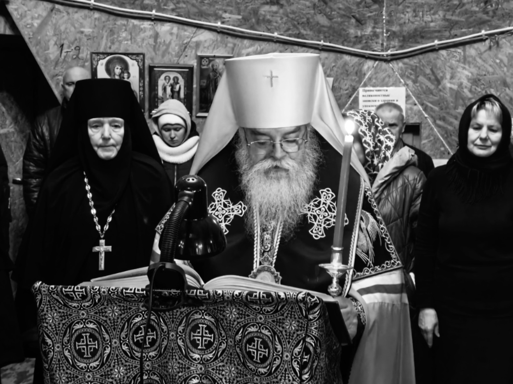 Прихожане Петрозаводска приняли архипастырское благословение