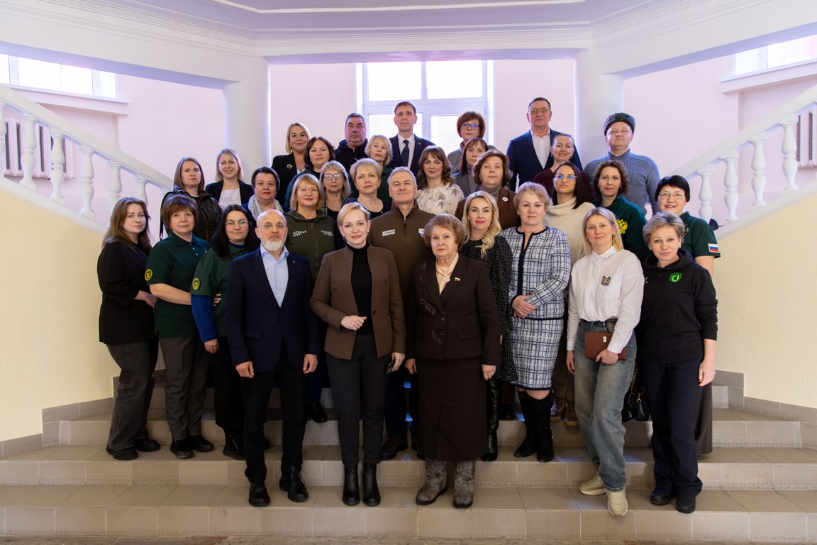 Руководитель Комитета семей воинов Отечества Юлия Белехова высоко оценила меры поддержки участников СВО в Карелии