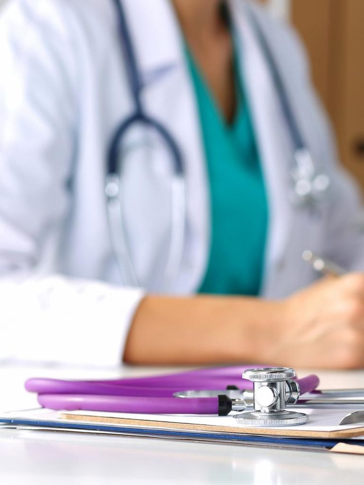 Охлопков рассказал, почему был на работе врач, которого обещали уволить после смерти девочки в больнице Костомукши