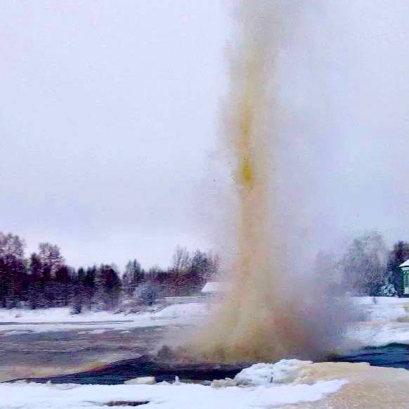 Спасатели взорвут ледяные заторы на реке в Беломорском округе