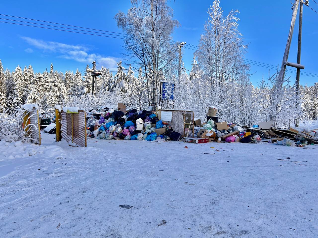 Чудовищная свалка подбирается ко въезду в Костомукшу