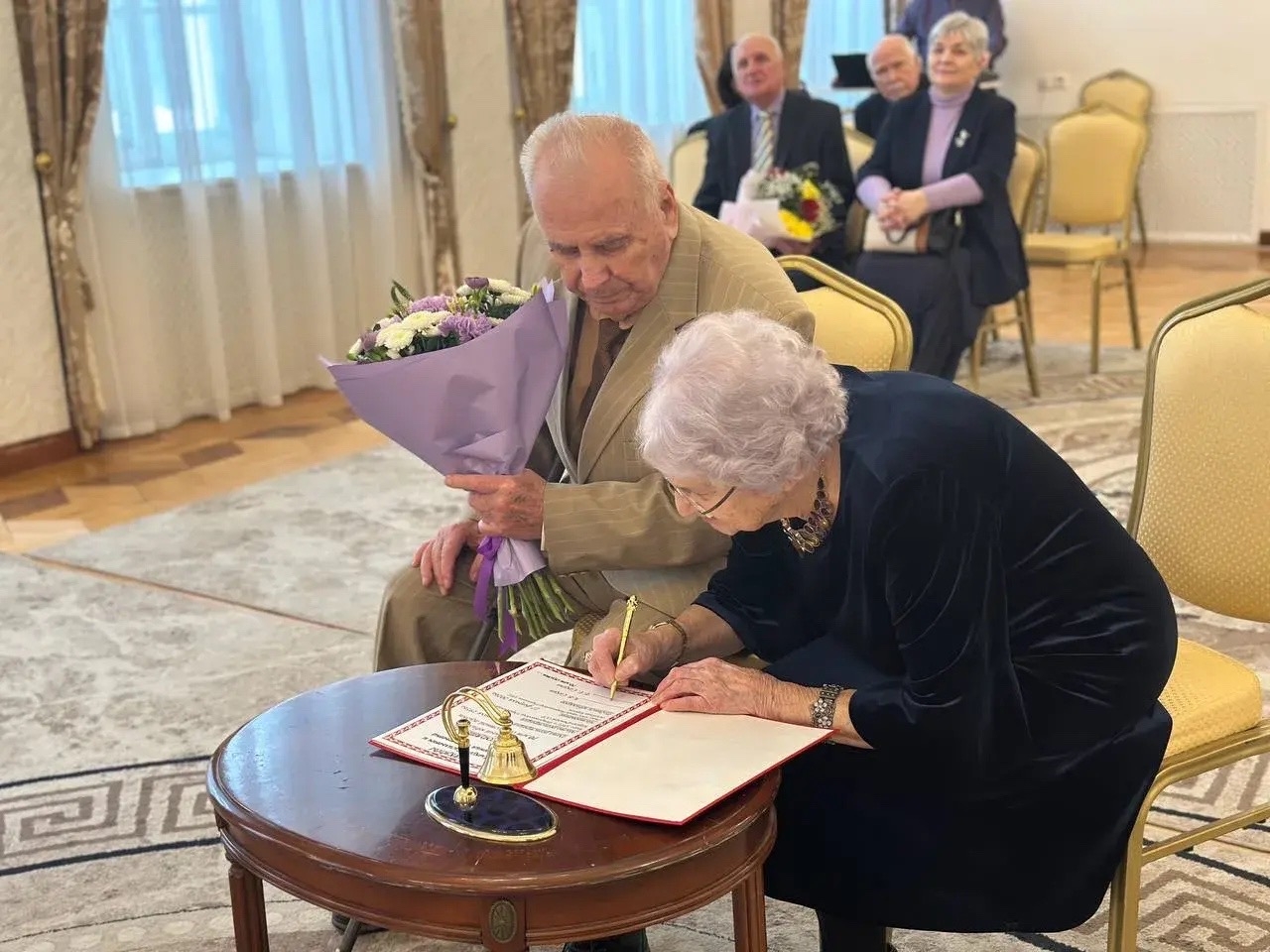 Вместе 70 лет: свадебный юбилей отметили супруги Сакины в Петрозаводске