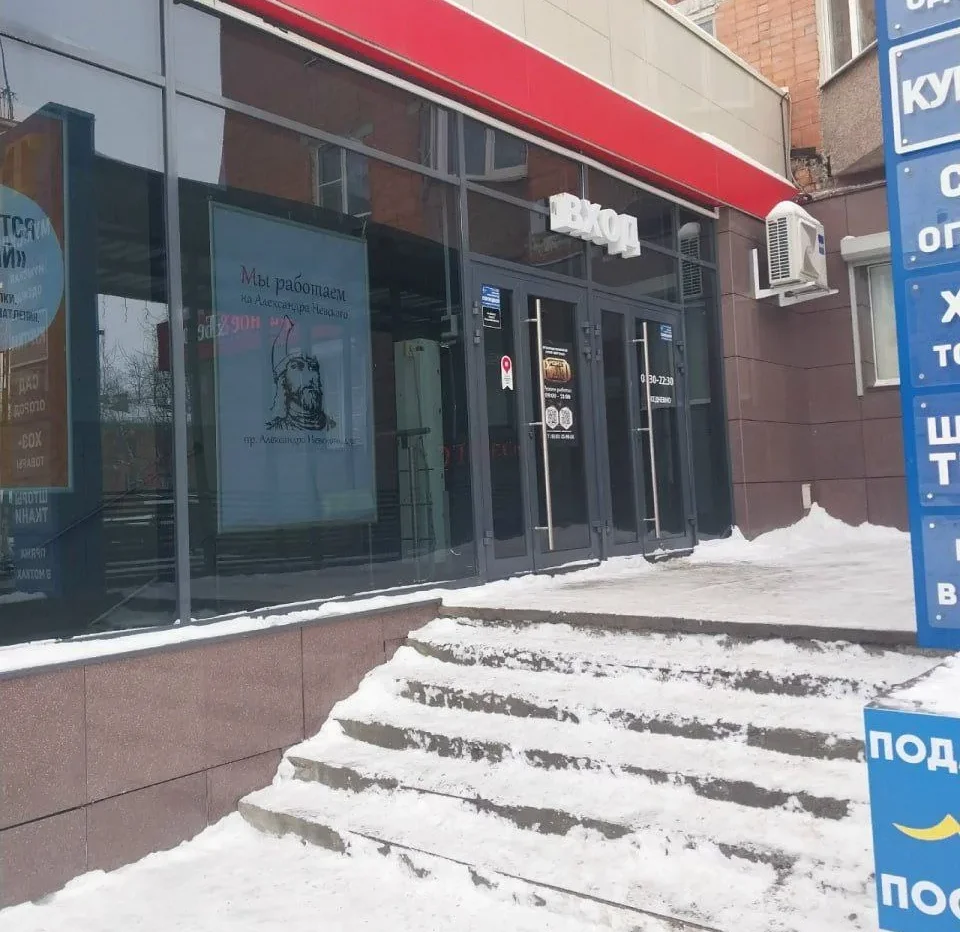 Скандальная пристройка «Невский Пассаж» теперь угрожает жителям Петрозаводска неочищенной лестницей