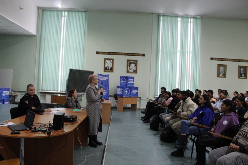 Сотрудники МВД Карелии предостерегли индийских студентов от нарушения закона