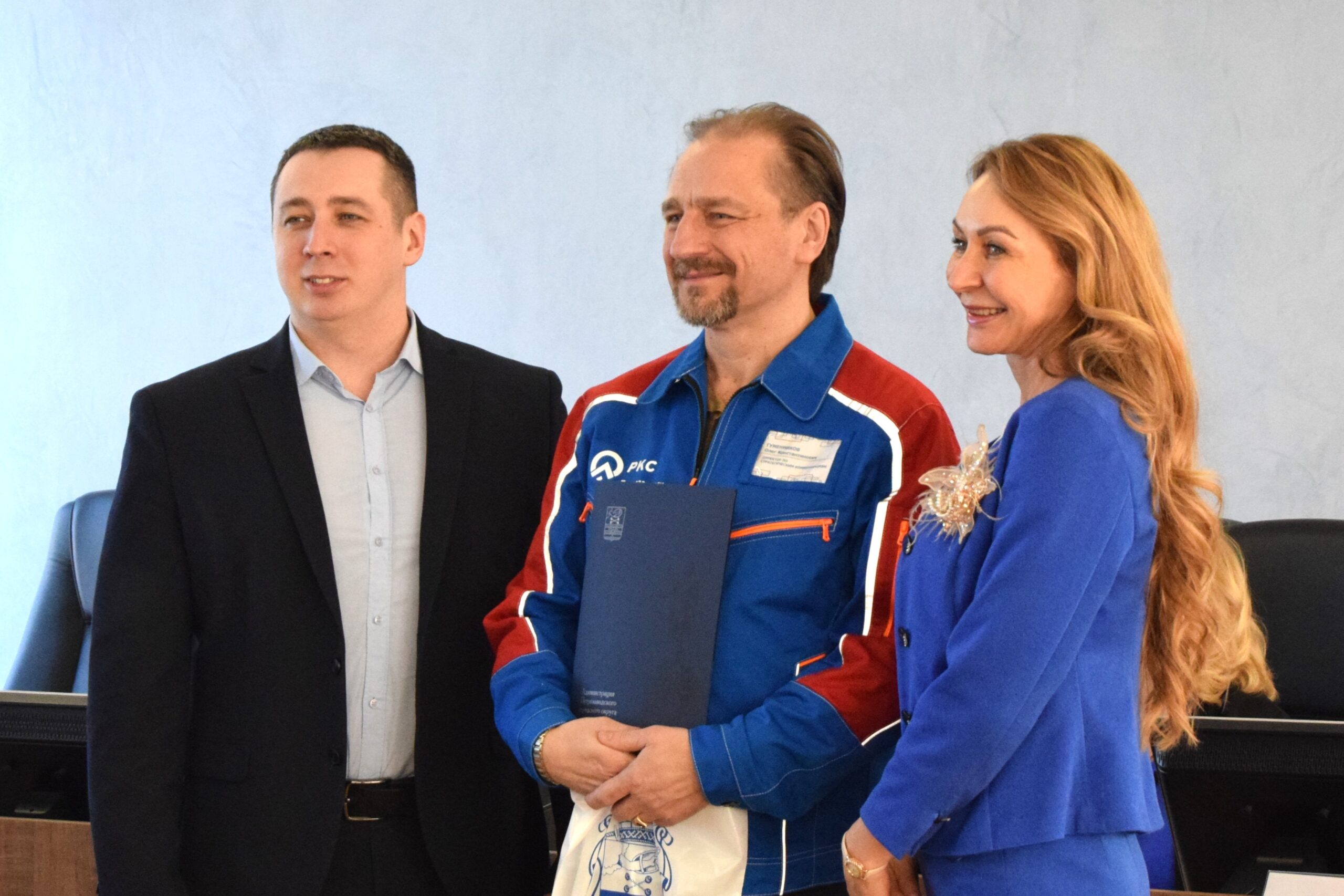 Добрые дела «РКС — Петрозаводск»: компания помогла собрать подарки для детей к Новому году