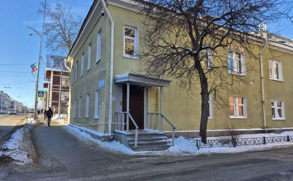 Столетнее здание Минздрава целый год безуспешно продаётся в Петрозаводске