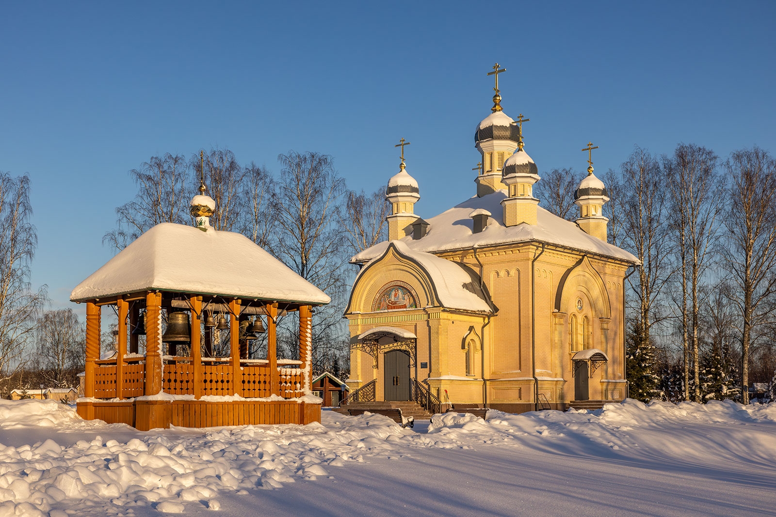 «Зимние дни, вечера и ночи»: как живут монахини в уникальном святом месте Карелии