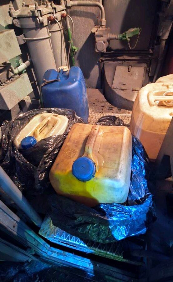 Два железнодорожника в Приладожье попались на краже дизеля