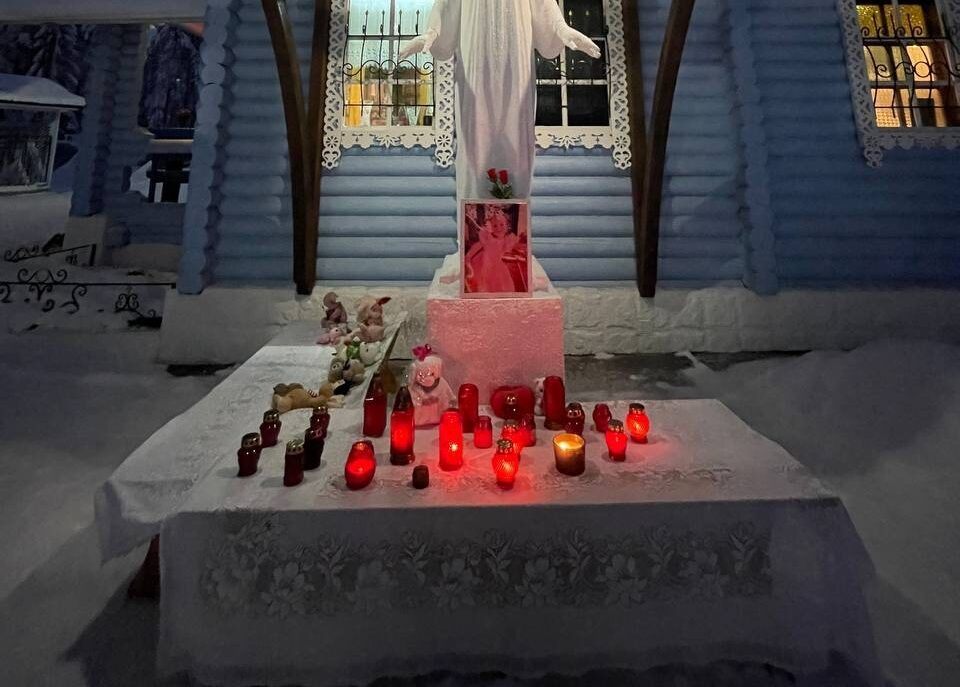 Жители Костомукши простятся с девочкой, которая умерла в больнице