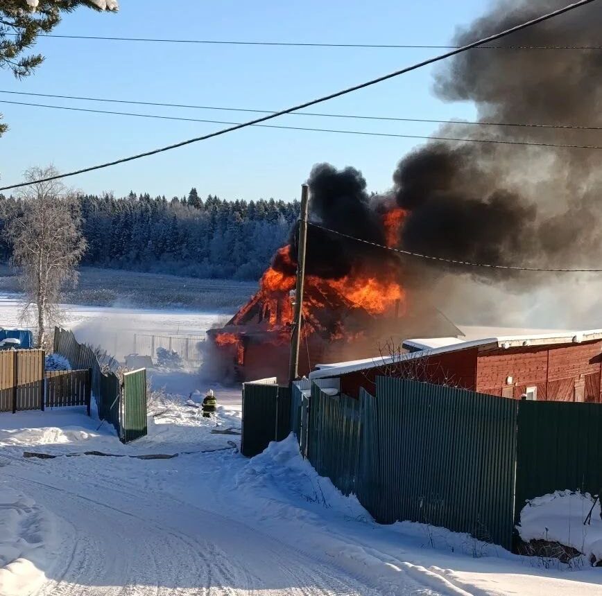 Гостевой дом сгорел в Приладожье