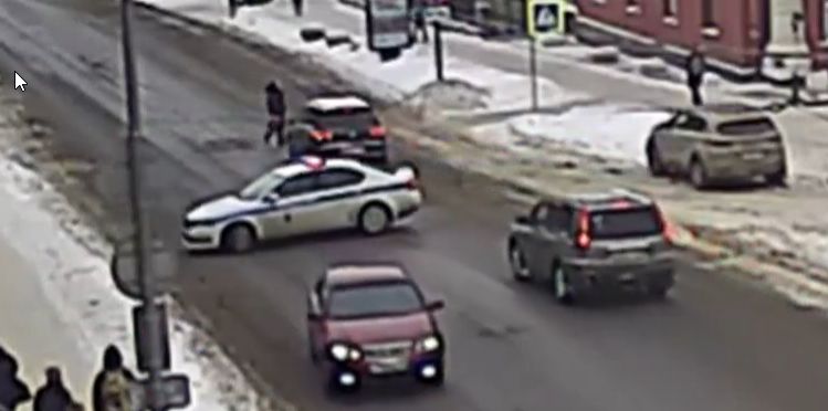 Не пропустил пешехода: машину нарушителя мгновенно остановили полицейские Петрозаводска