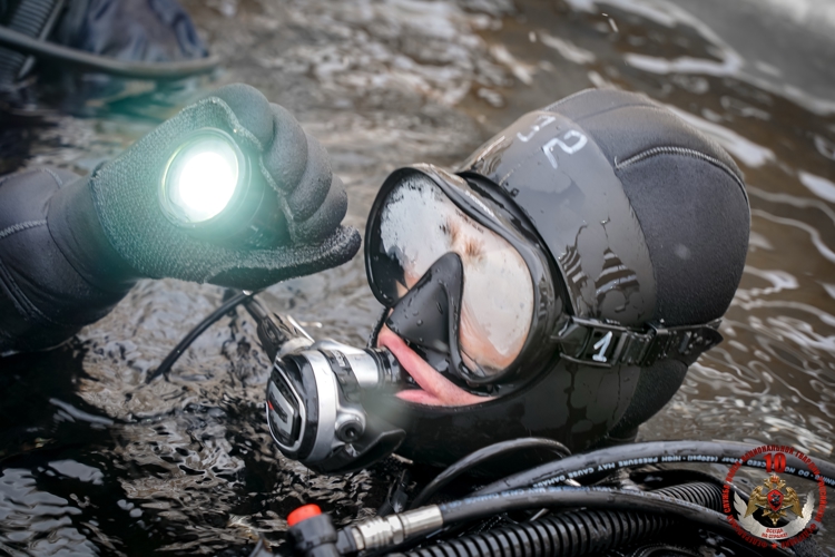 Водолазы Росгвардии Карелии искали взрывные устройства в Финском заливе