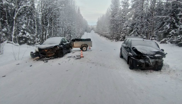 Встречные авто не разъехались на дороге в Пудожском районе