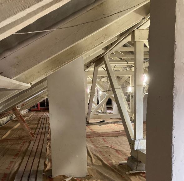 Жителям Карелии рассказали, на чьи деньги ремонтируют крыши в многоквартирных домах