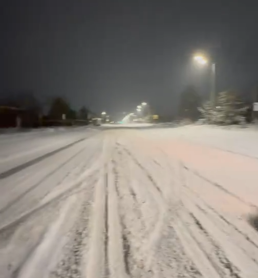 «Тут еще губернаторы ходят в темноте»: селянин отказался подвезти главу региона