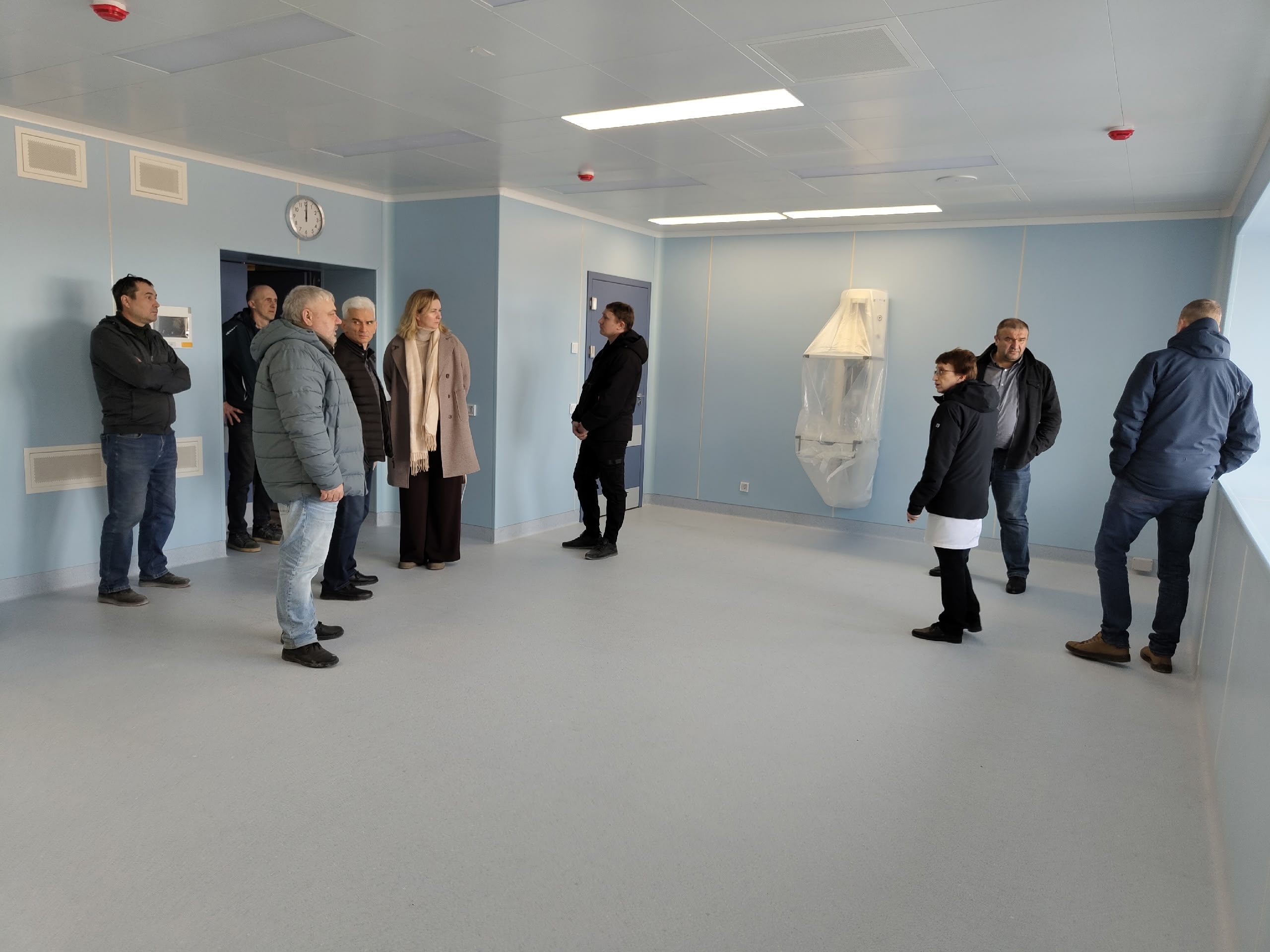 Врачи оценили будущие операционные и реанимацию в строящемся корпусе больницы