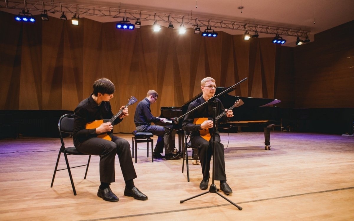 В Петрозаводск съедутся юные музыканты и художники со всей России