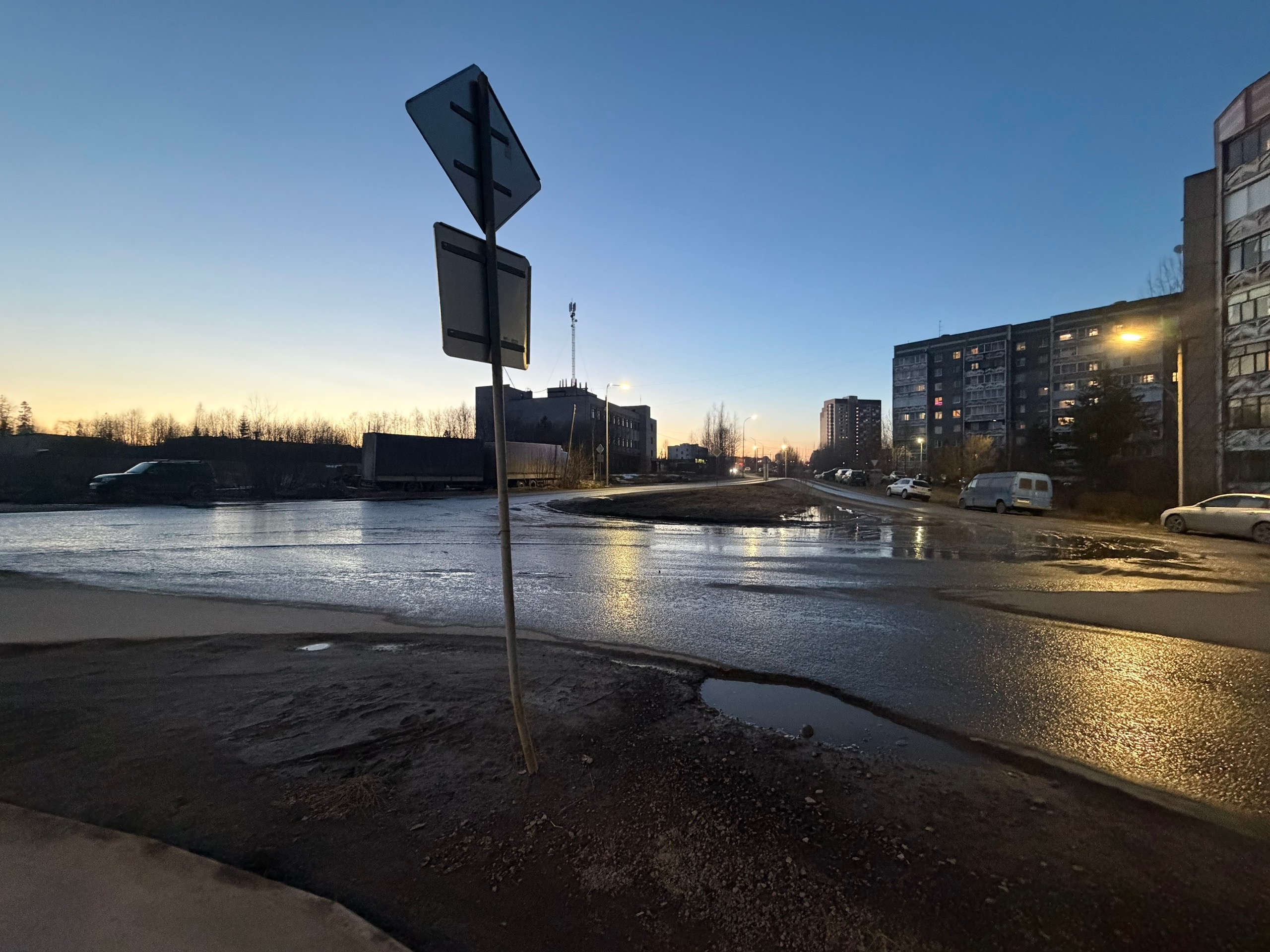 Жители жалуются на дорогу на Хейкконена: власти обещают устранить недостатки