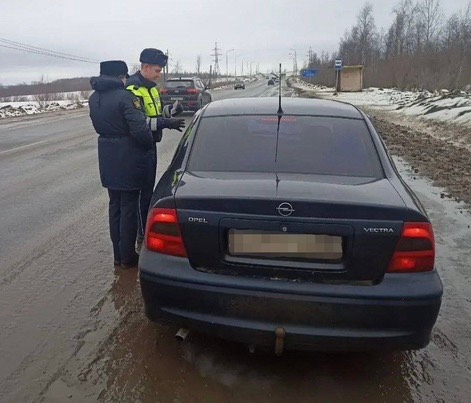 Судебные приставы и дорожные инспекторы во время рейда обнаружили должника с огромной задолженностью