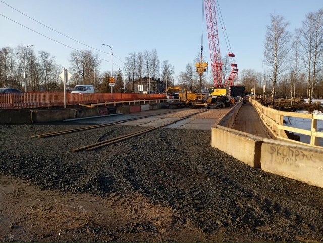 В Олонце демонтируют мост