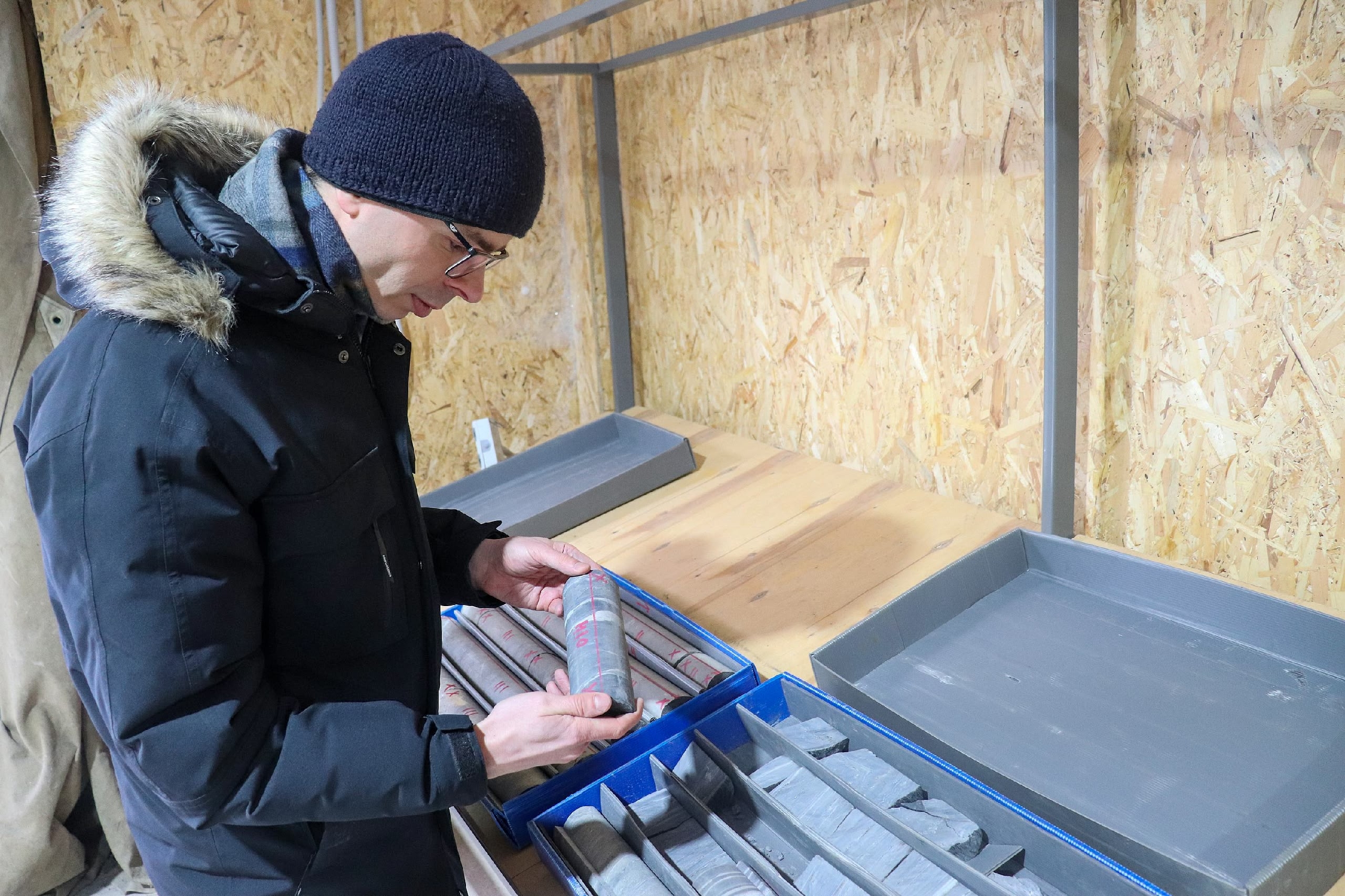 Ученые КарНЦ собрали уникальную коллекцию образцов из месторождений