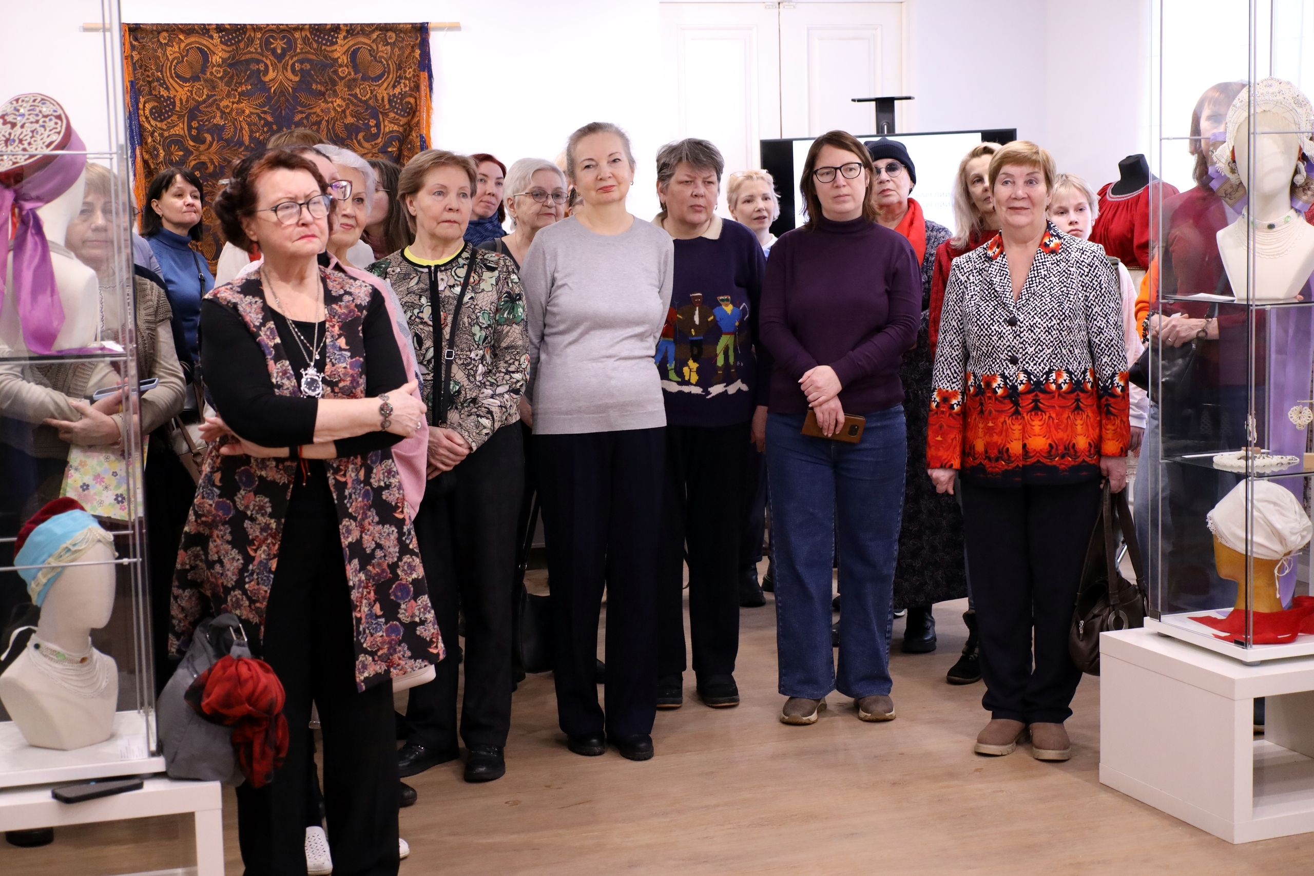 В Доме ремёсел открылась выставка традиционного костюма «Время собирать»