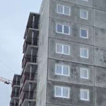 Строительство дома для переселенцев из аварийного жилья в Петрозаводске идет с опережением