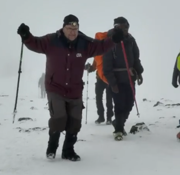 Врач-психиатр из Карелии покорил Килиманджаро