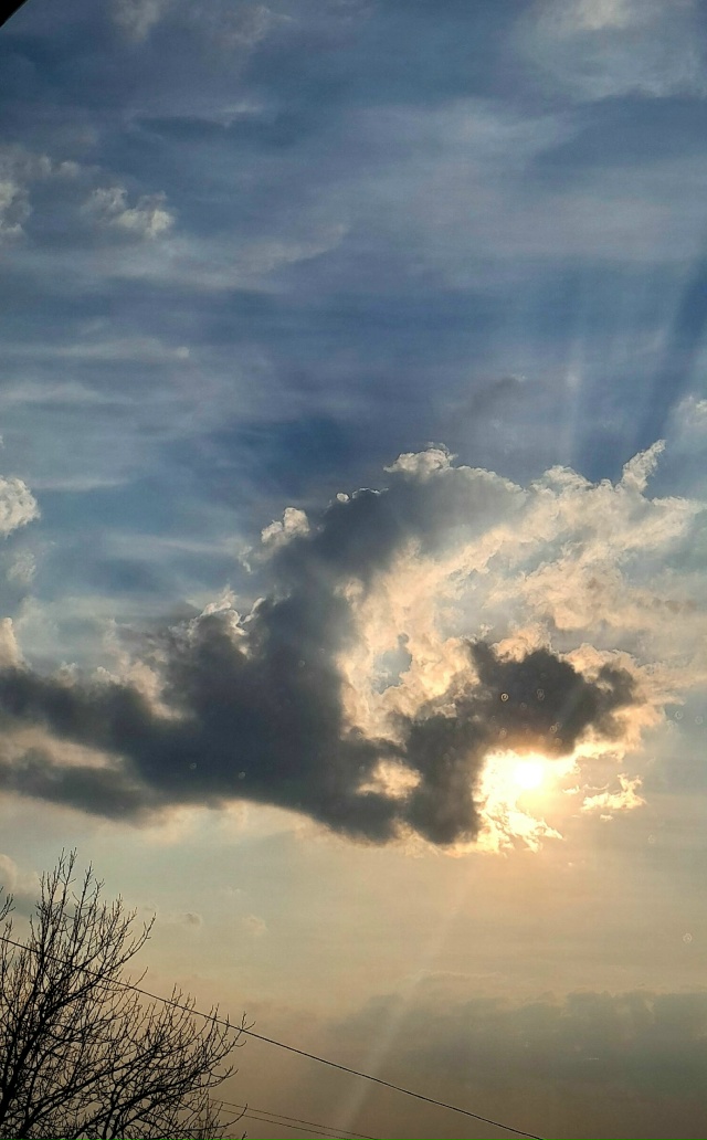 Миф о Драконе, проглотившем Солнце, ожил на снимках жителя Сегежи