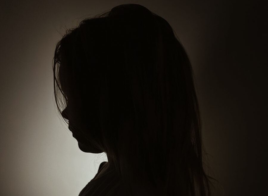 Бастрыкин поручил возбудить уголовное дело в отношении матери, избившей девочку в Петрозаводске