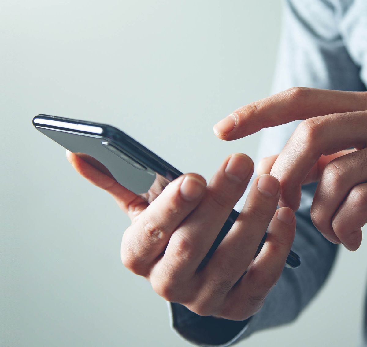 При покупке минивэна у мошенников житель Петрозаводска лишился больше 1,7 млн рублей