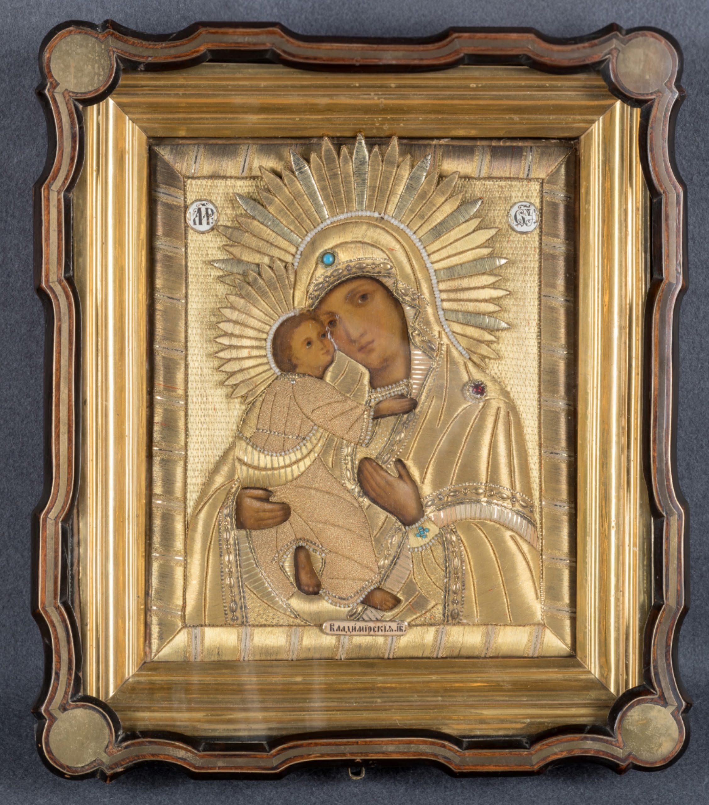 В музее «Кижи» показали икону Владимирской Божией Матери с редким золотным окладом