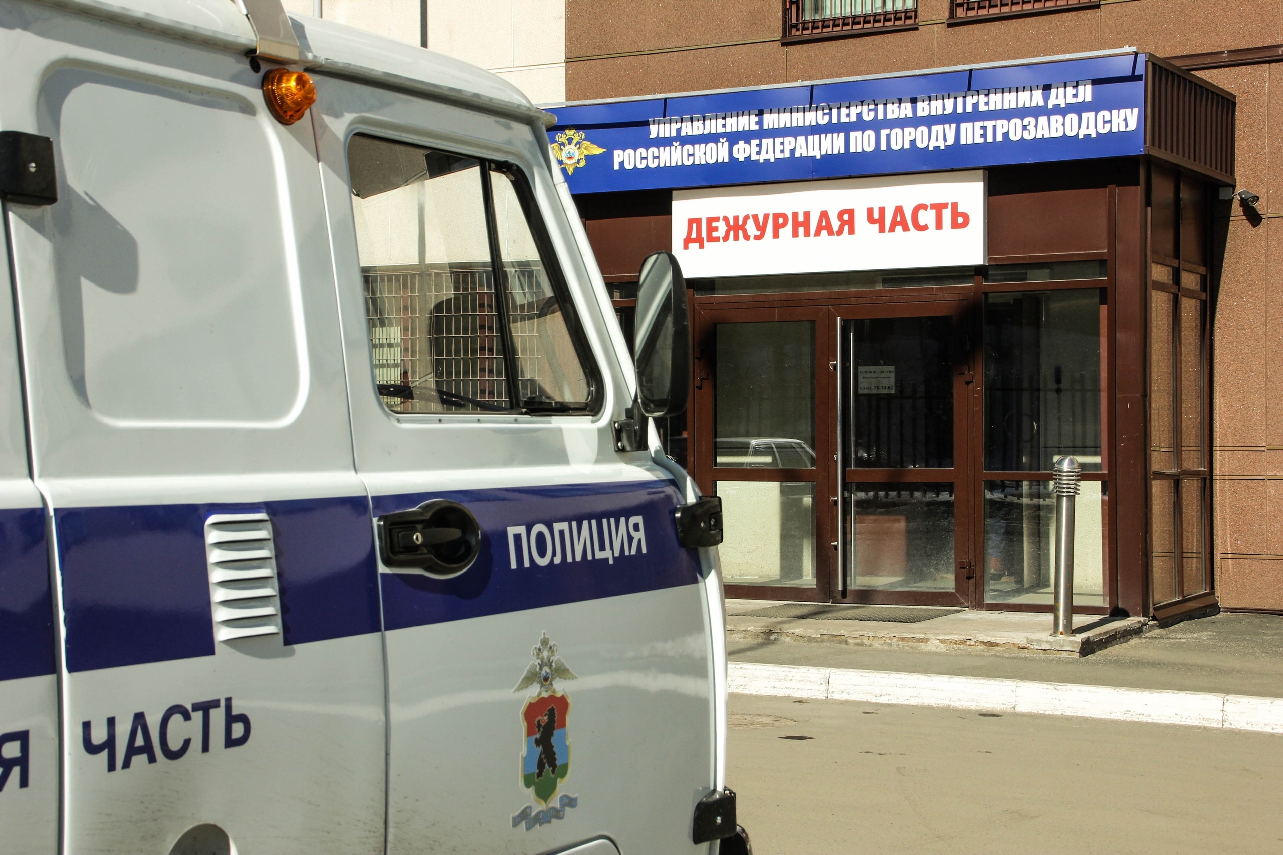 Юного грабителя скрутили посетители в магазине Петрозаводска