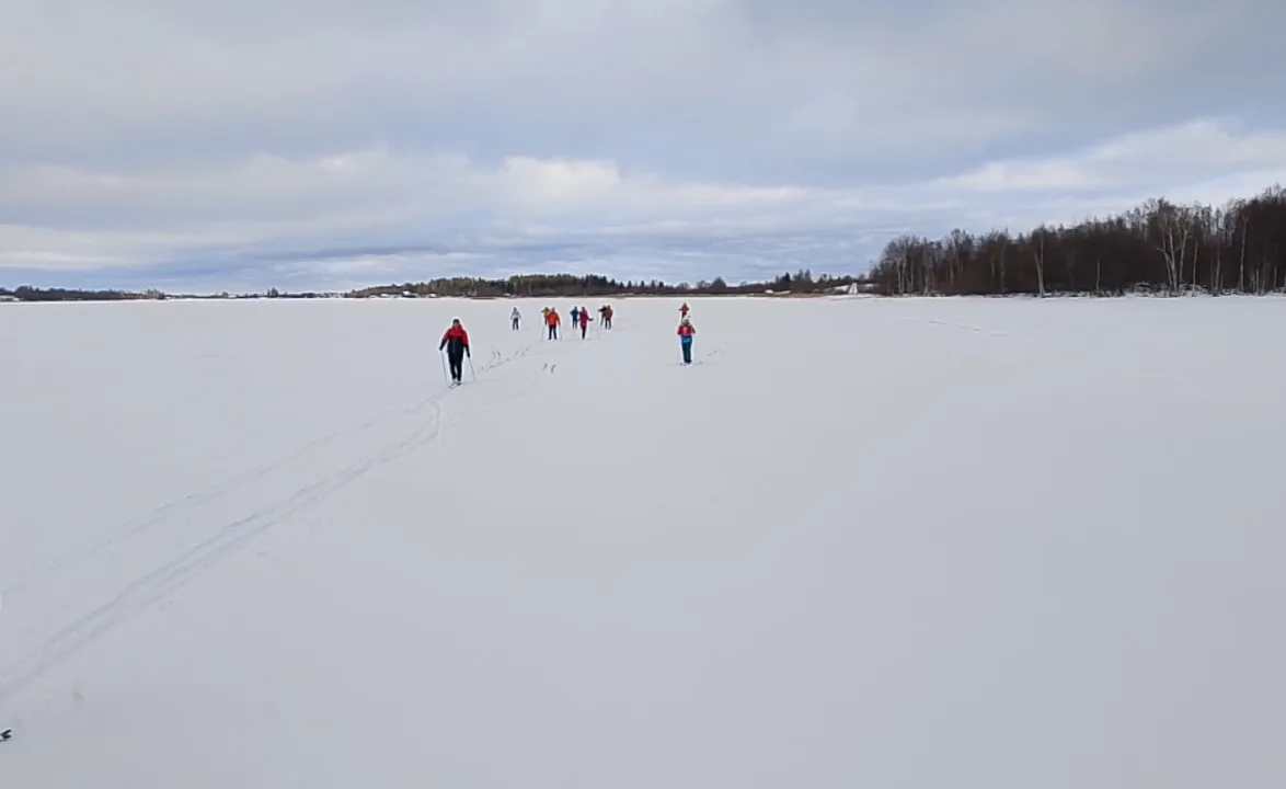 В Беломорском округе власти запретили выходить и выезжать на лед