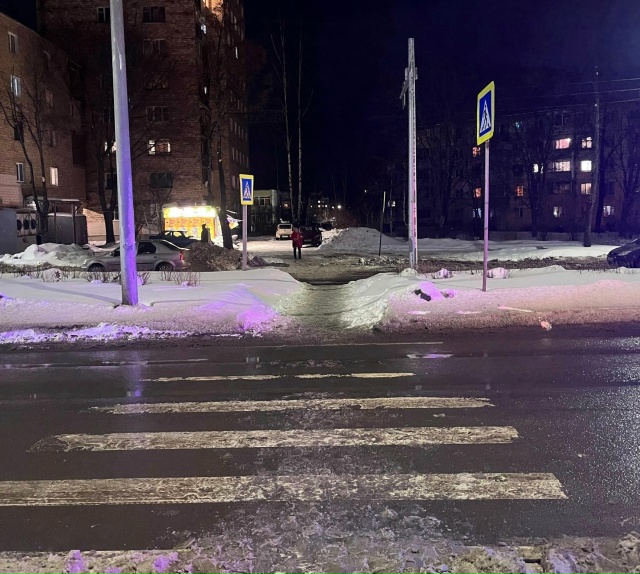 Пешехода сбили на пешеходном переходе в Петрозаводске