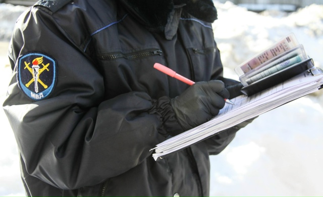 Алчного вахтовика в Карелии вычислила служба безопасности компании, куда он фиктивно устроил отца в погоне за его зарплатой