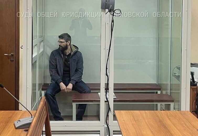 За убийство бабушки и брата суд приговорил пасынка рок-музыканта Стаса Намина к 18 годам колонии строгого режима