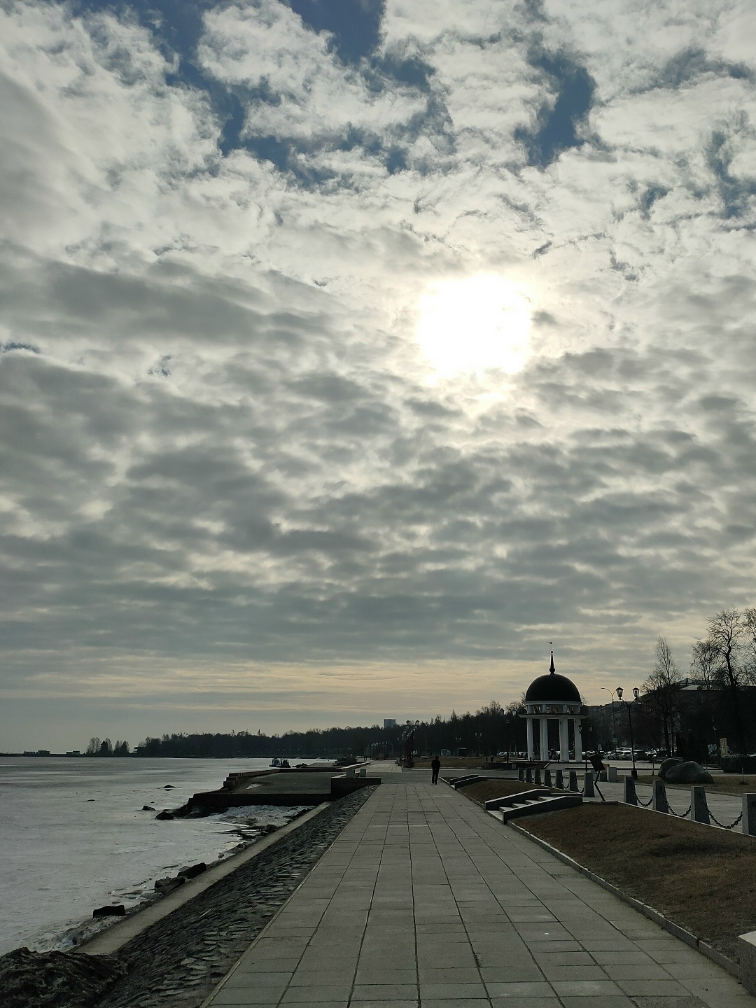 Последний день марта заставит жителей Карелии взять зонт и очки от солнца