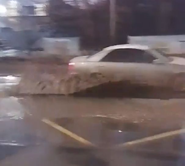 Талоярви дважды оправдал свое название: огромная лужа образовалась на дороге к «Городу у воды»