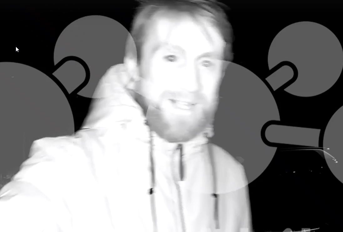 Не попав в подъезд, мужчина разгромил умный домофон в крупном районе Петрозаводска