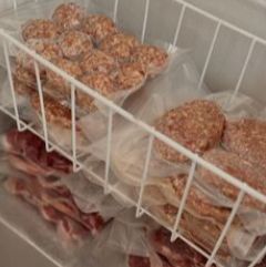 В магазине Петрозаводска арестовали больше ста килограммов небезопасных мяса и рыбы, владельца точки наказали