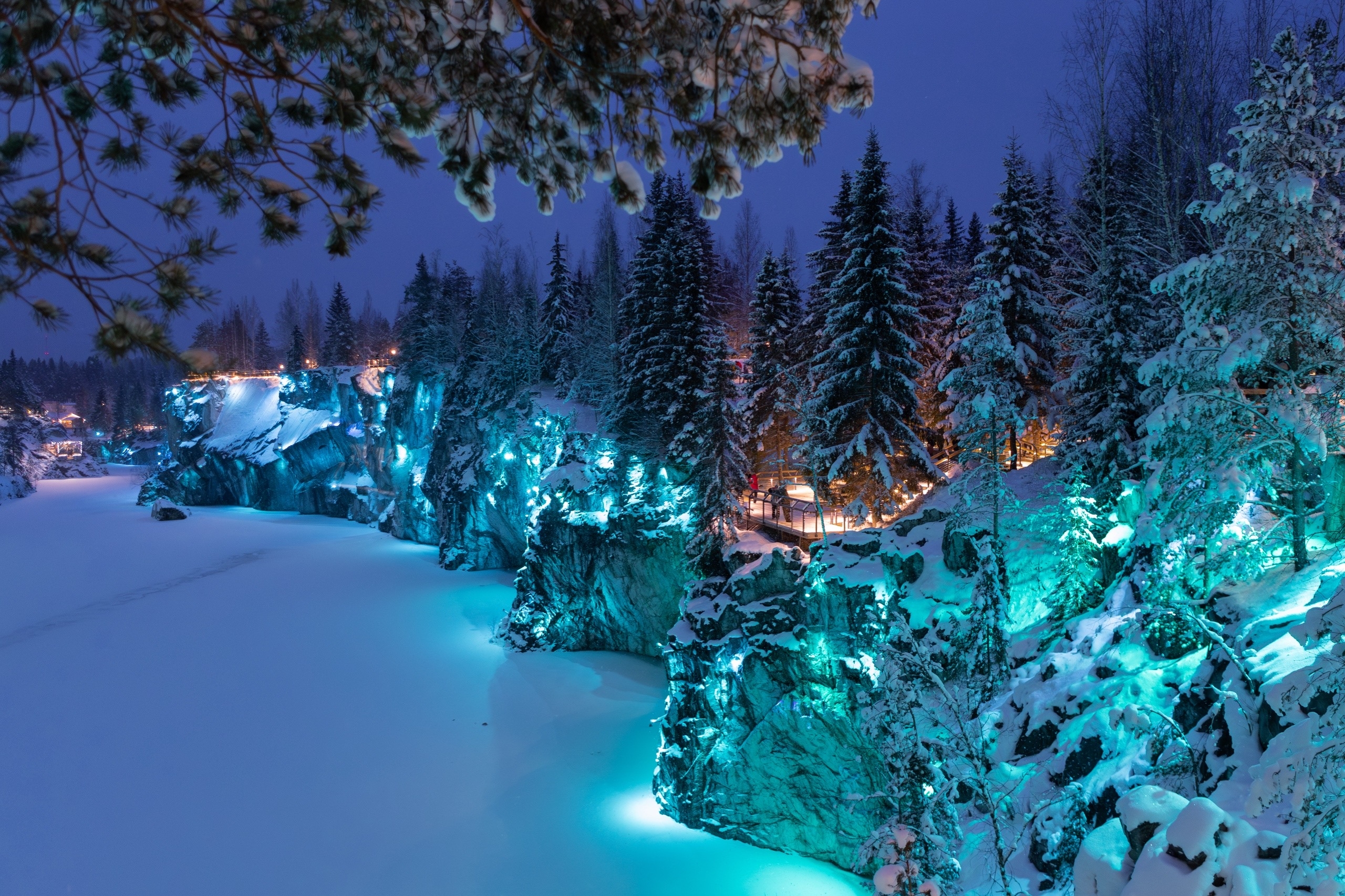 Сезон художественной подсветки завершат в горном парке «Рускеала»