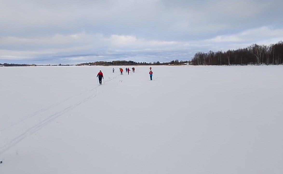 Группа лыжников была в шаге от трагедии на льду Онежского озера