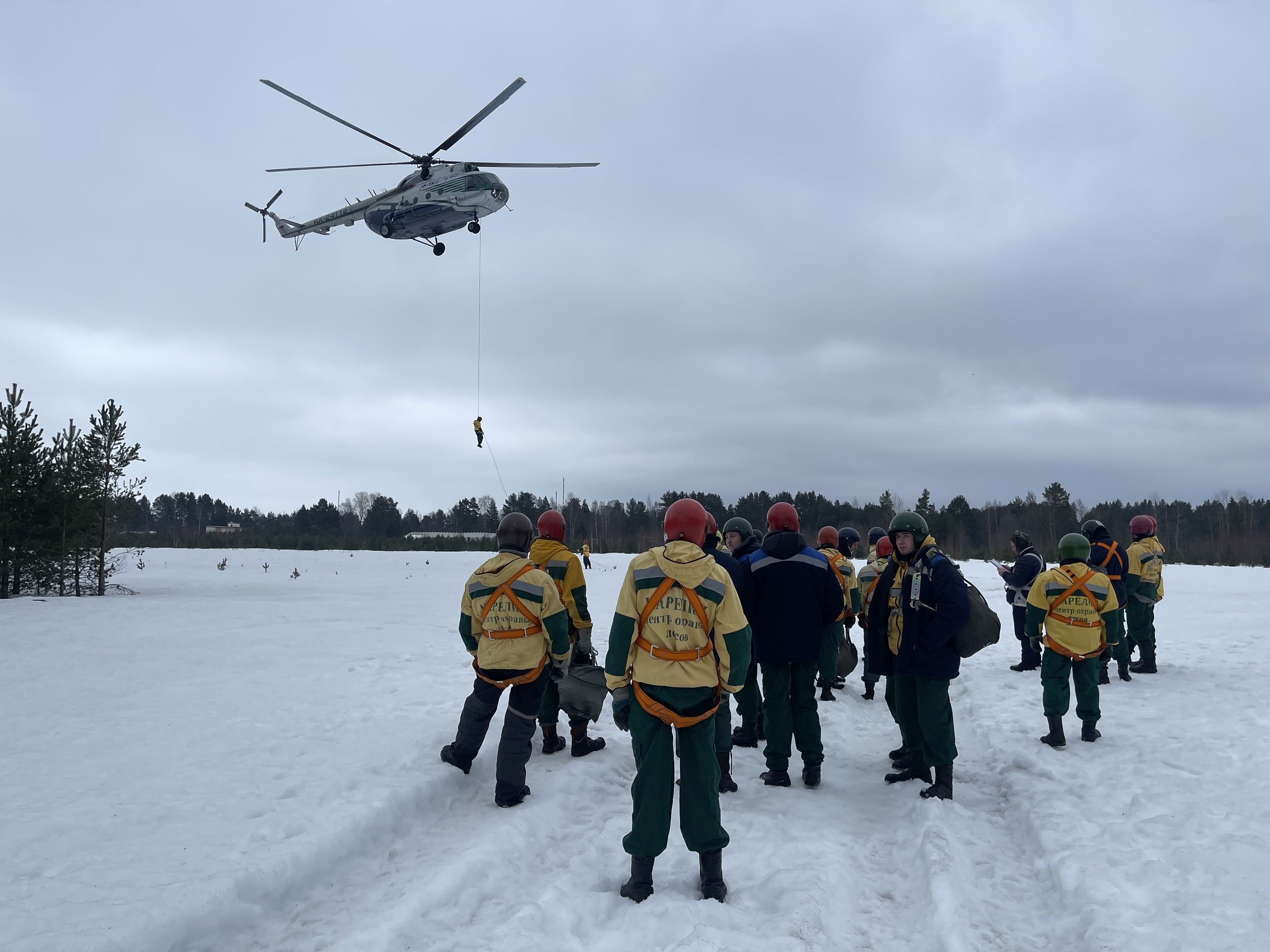Карельские десантники-пожарные начинают воздушные тренировки
