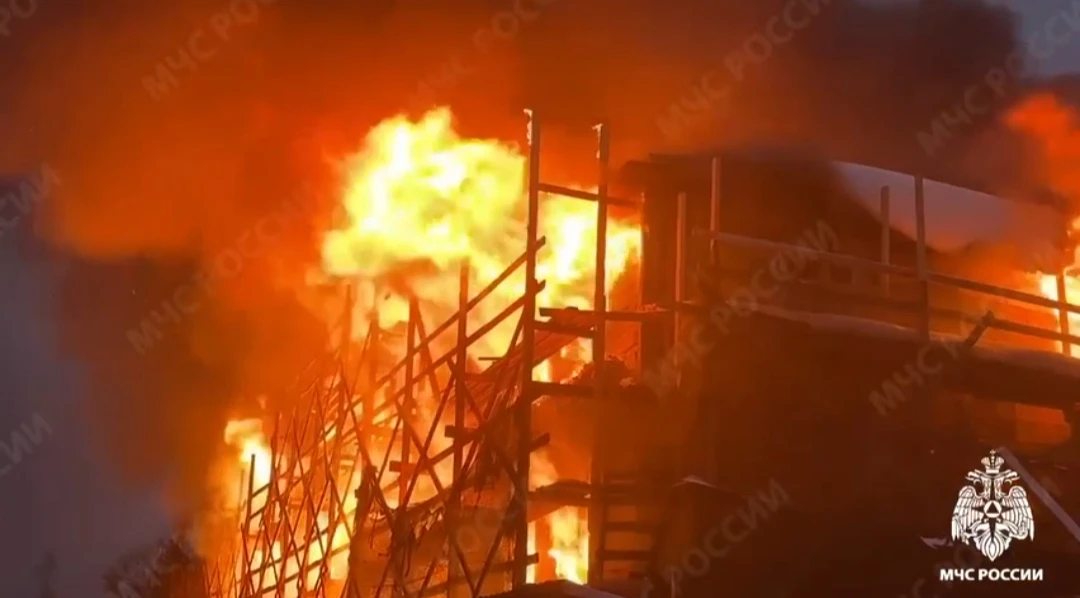 Артур Парфенчиков сообщил о первых поручениях в связи с пожаром в Доме горного начальника