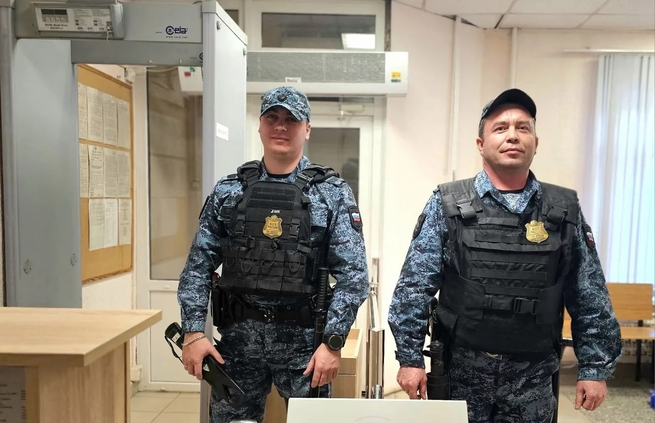 Судебные приставы оперативно помогли мужчине, которому стало плохо на улице в Петрозаводске