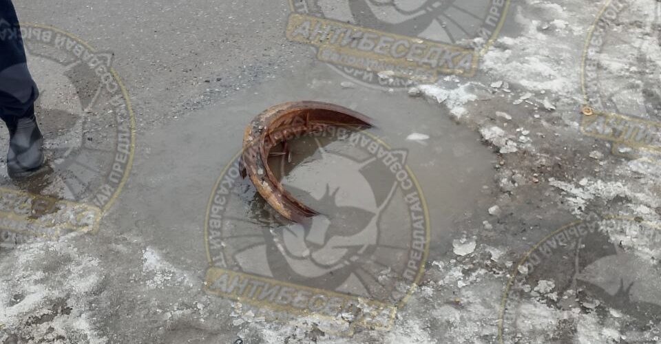 В Москве потребовали доклад из Карелии после того, как мальчик упал в открытый люк